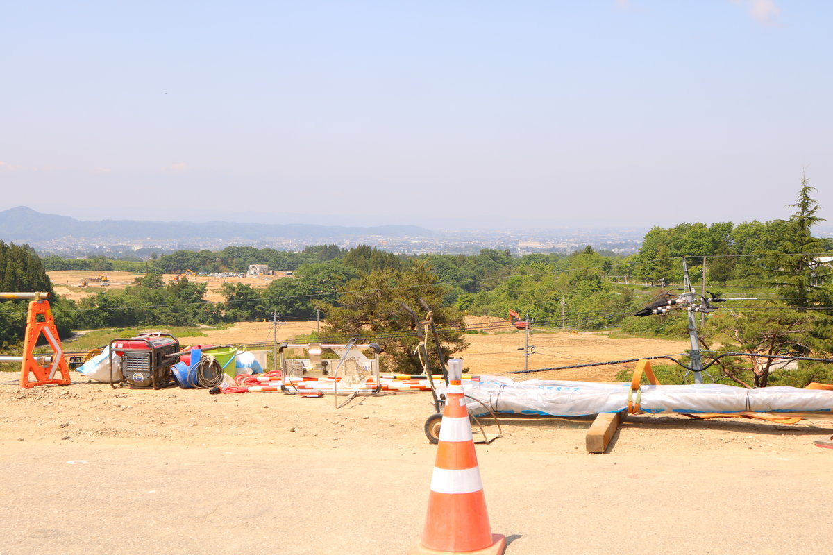 大規模な造成工事が進むプレイアースパーク富山の広大な建設現場